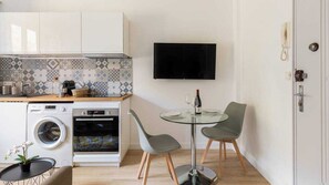 Apartment | Dining
