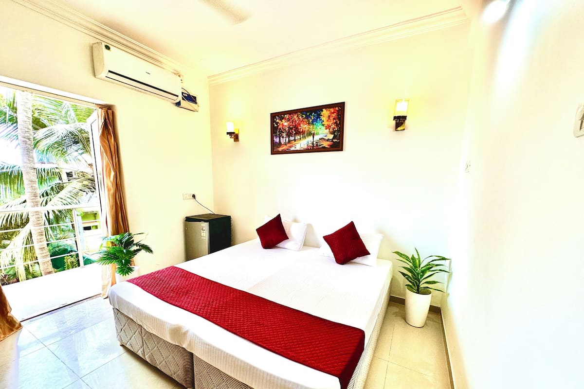Deluxe-Doppelzimmer, 1 King-Bett, Balkon | Kostenloses WLAN, Bettwäsche