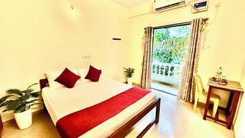 Gallery Double Room, 1 Queen Bed, Air conditioning, Beachside