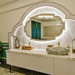 Couples treatment room(s), sauna, hot tub, steam room