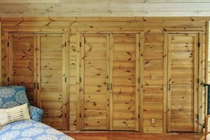 2 dormitorios, tabla de planchar con plancha, wifi gratis y ropa de cama