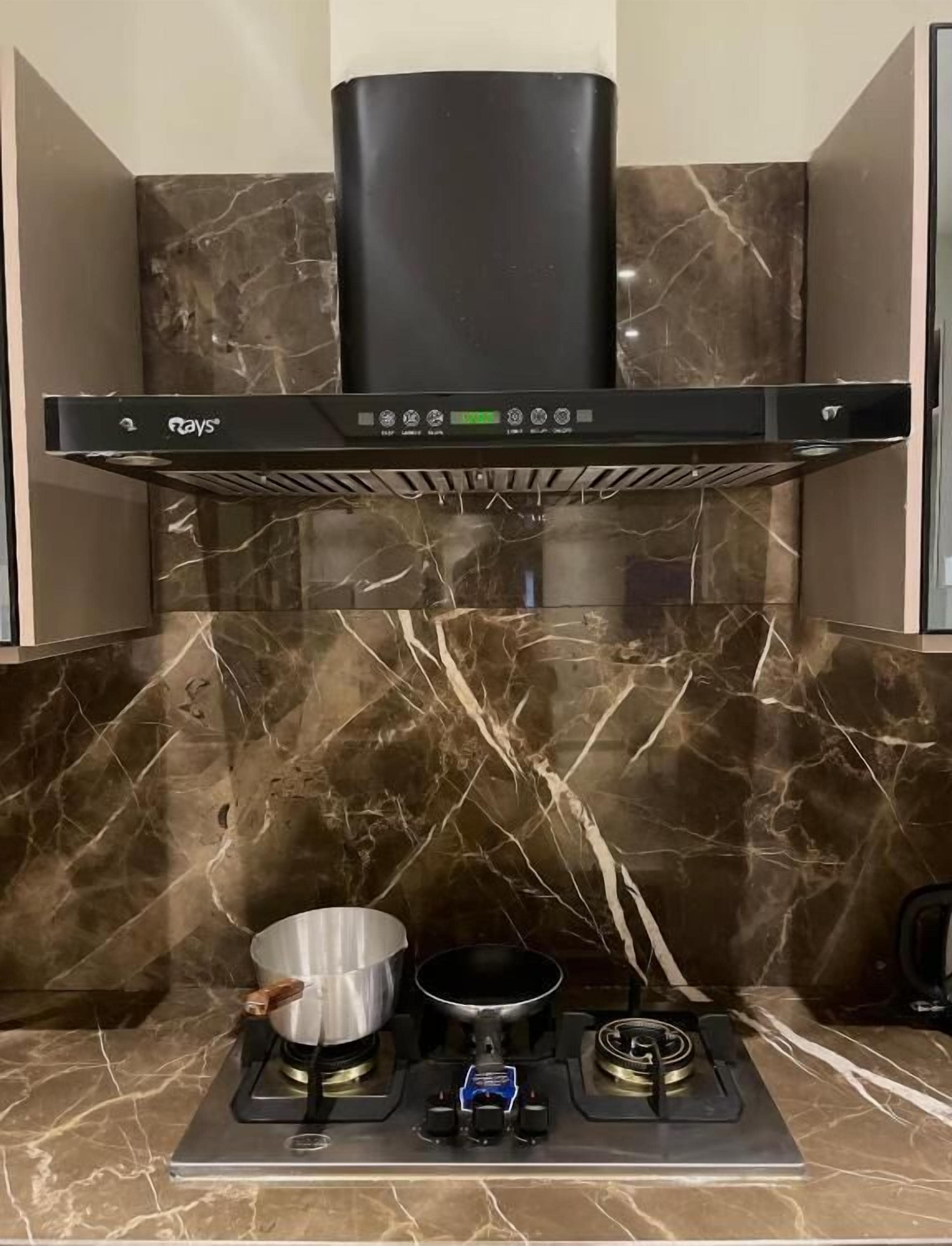 Superior Apartment | Private kitchen | Mini-fridge, microwave, oven, stovetop