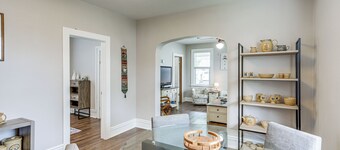 1 Mi to Water & Dtwn: Lake Erie Family Getaway