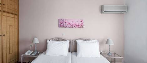 Fer et planche Ă repasser, Wi-Fi, literie fournie