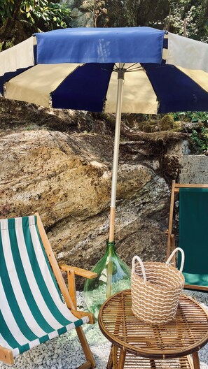 Property grounds - HOUSE ON THE RIVER surrounded by greenery just minutes from the beaches of Versilia. (Toscana)