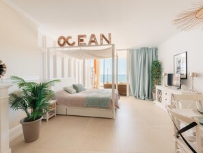 2 bedrooms, iron/ironing board, Internet, bed sheets