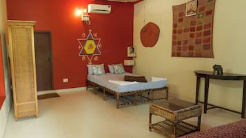 Classic Double Room, Balcony | In-room safe, free WiFi