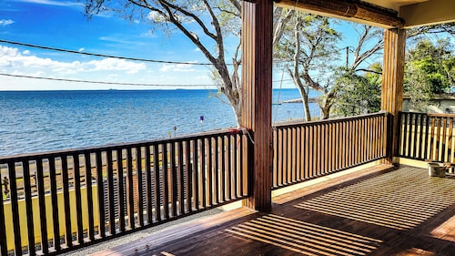 Charming 2-bedroom villa with WiFi, AC in pleasant Vieux Grand Port