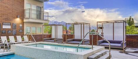 Beheizter Pool