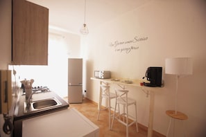 Micro-ondes, four, plaque de cuisson, lave-vaisselle