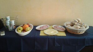 Colazione a buffet inclusa, servita tutte le mattine 