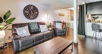 Walk to Virginia Lake: Reno Condo w/ Balcony!