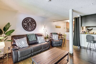 Walk to Virginia Lake: Reno Condo w/ Balcony!