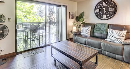 Walk to Virginia Lake: Reno Condo w/ Balcony!