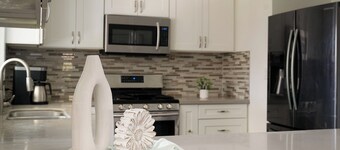 Spacious 4BR Home near ONT Airport