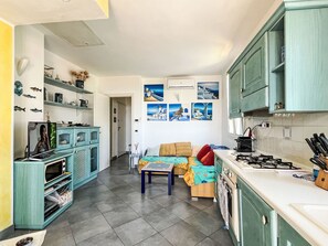 Refrigerador, microondas, horno y lavavajillas