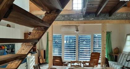 Vacation house for rent at Lake Balaton, quiet location. Beach 5 min.