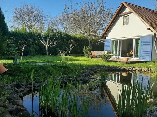 Vacation house for rent at Lake Balaton, quiet location. Beach 5 min.