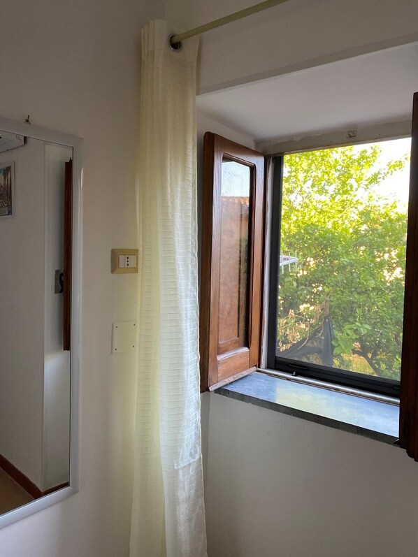 Interior - The small dwelling (Sieti)