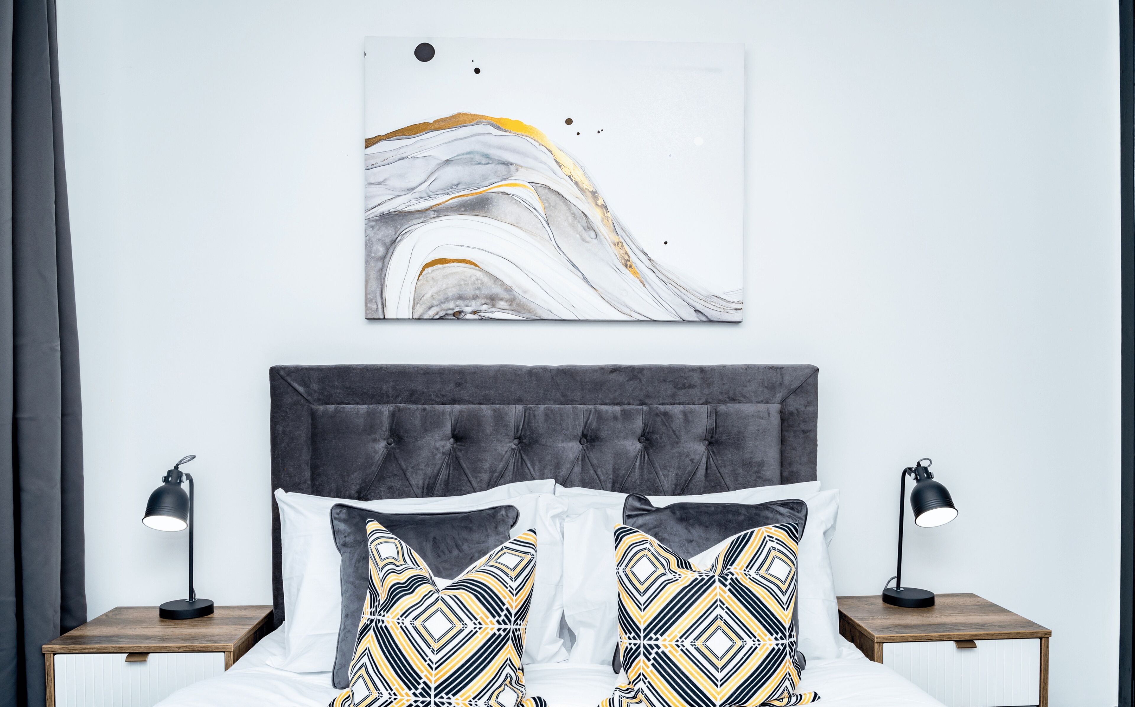 1 chambre, fer et planche à repasser, accès au Wi-Fi (inclus)