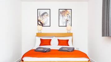 2 bedrooms, desk, iron/ironing board, free WiFi