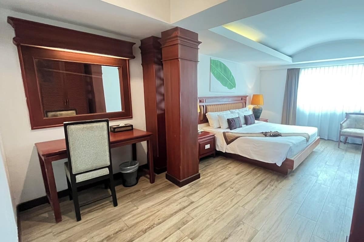 Superior Double Room | Meja, Wi-fi percuma