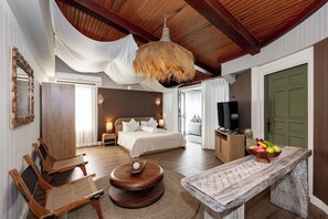 Luxury Oceanview Penthouse | Desk, laptop workspace, free WiFi, bed sheets - The Taksim Royal Beachfront Resort  (Patong)