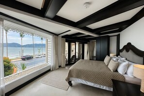 Luxe kamer | Een bureau, een laptopwerkplek, gratis wifi, beddengoed