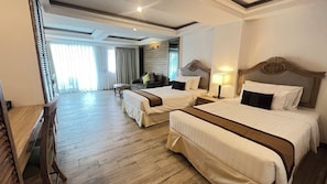 Deluxe Twin Room, Sea View | Meja, Wi-fi percuma