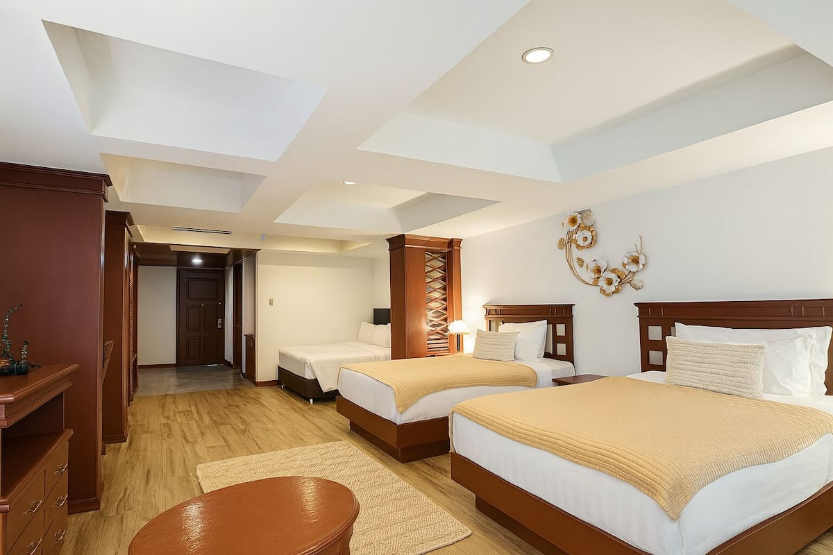 Standard Quadruple Room, 1 Bedroom | Desk, laptop workspace, free WiFi, bed sheets