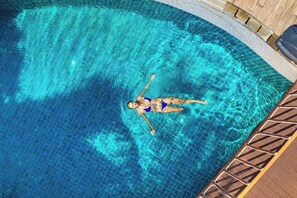 Outdoor pool - The Taksim Royal Beachfront Resort  (Patong)