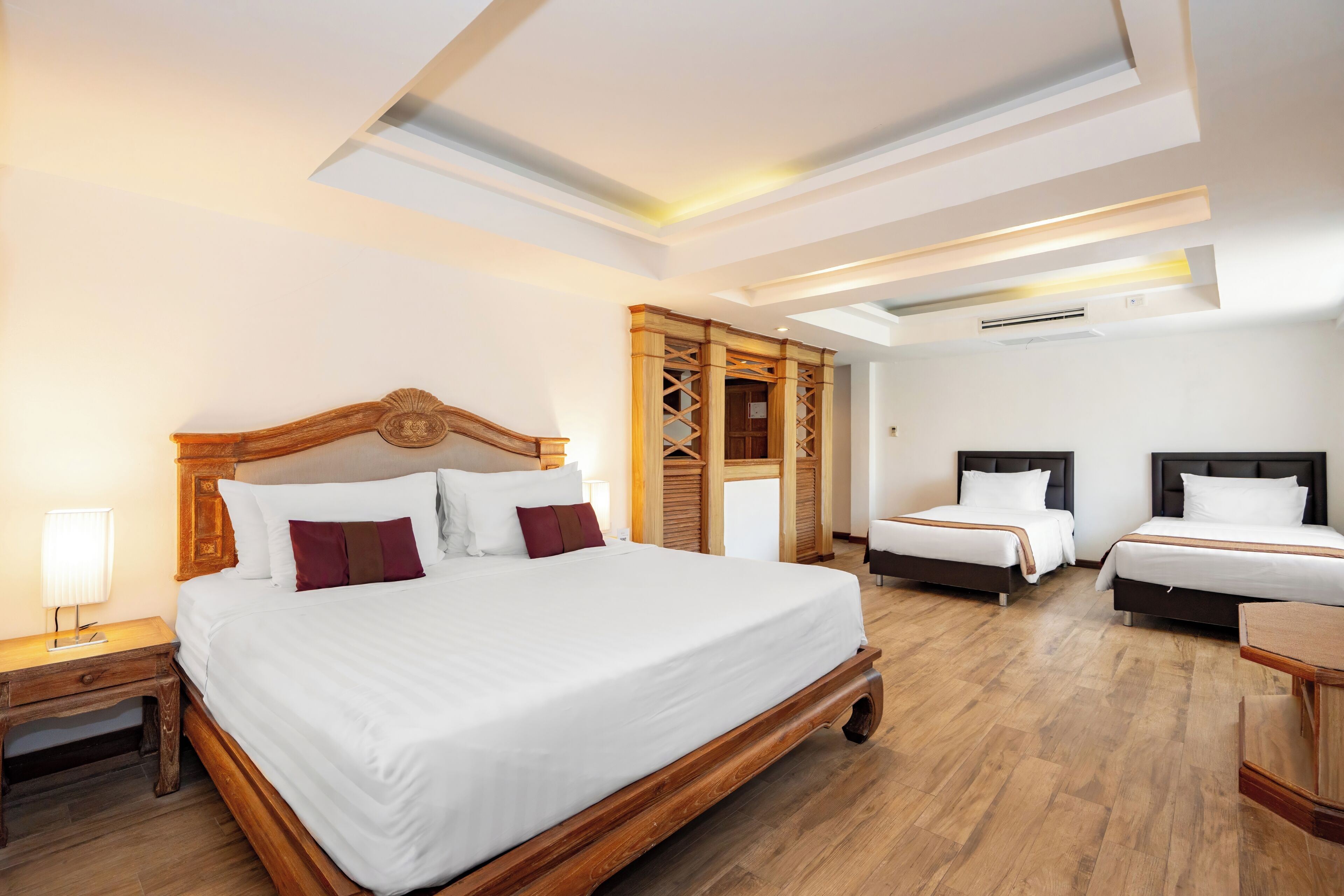 Chambre quadruple Standard, 1 chambre | Bureau, espace de travail pour ordinateurs portables