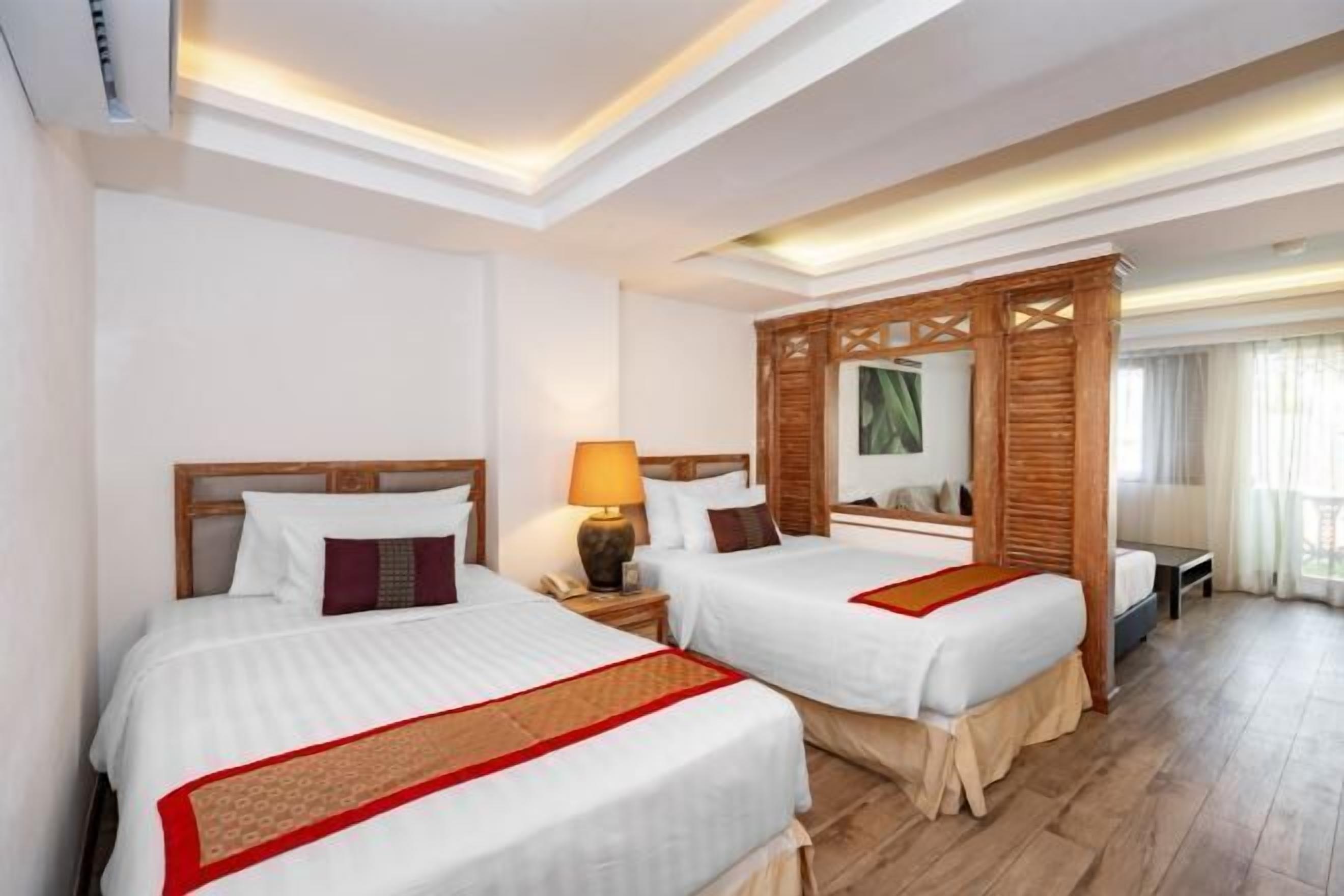 Desk, laptop workspace, free WiFi, bed sheets