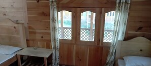 Standard Room | Desk, free WiFi