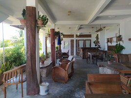 Classic Villa, Ocean View | Living area