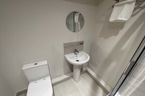 Hair dryer - Costays Apartment | Standard Double Studio (Middlesbrough)