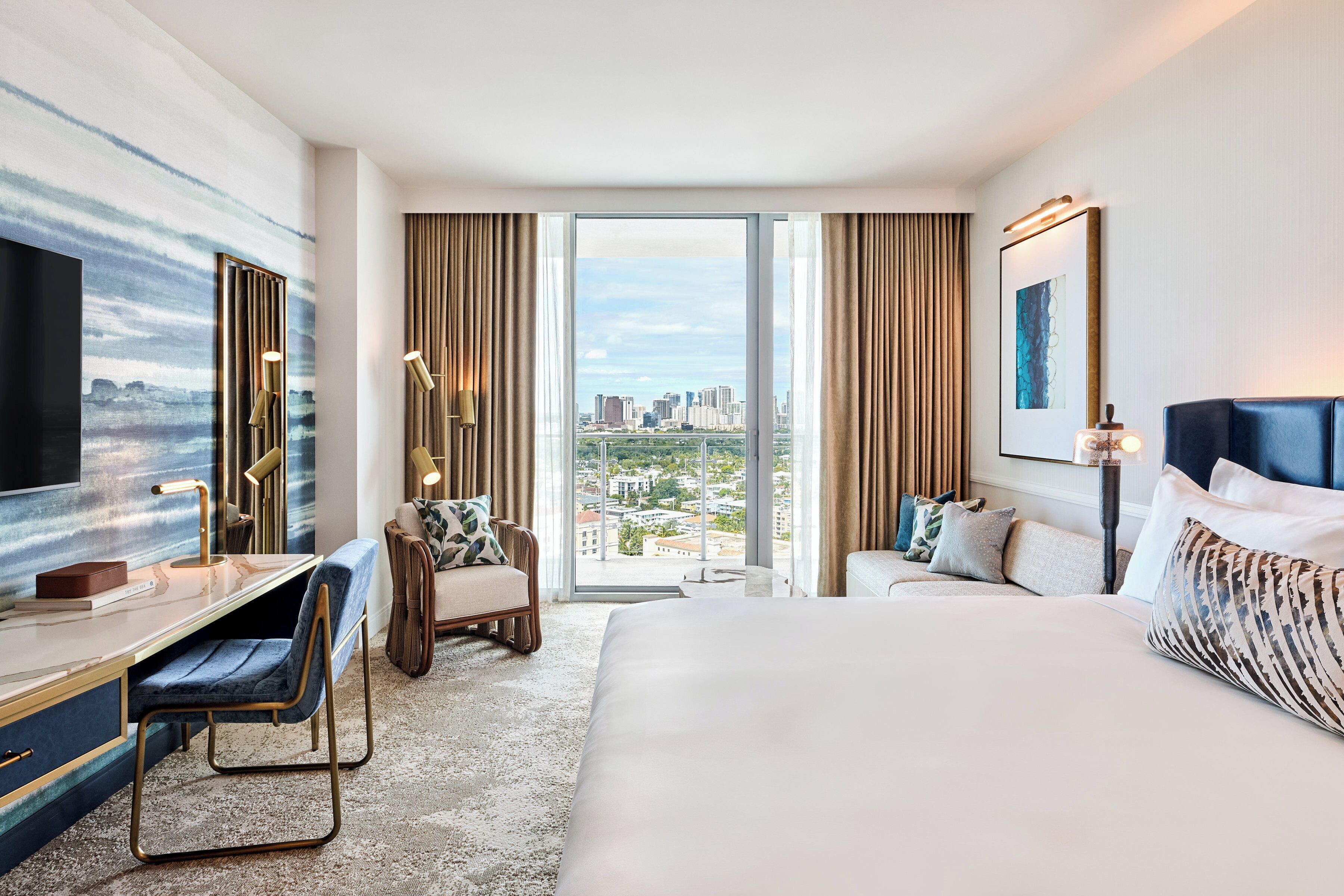 Premier-Zimmer, 1 King-Bett, Balkon | Hochwertige Bettwaren, Pillowtop-Betten, Zimmersafe, Schreibtisch