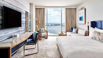 Premier Room, 1 King Bed, Balcony | Premium bedding, pillowtop beds, in-room safe, desk at Omni Fort Lauderdale Hotel