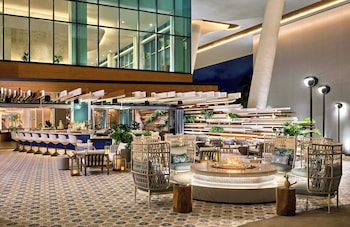 3 bars/lounges, lobby lounge, sports bar, rooftop bar at Omni Fort Lauderdale Hotel