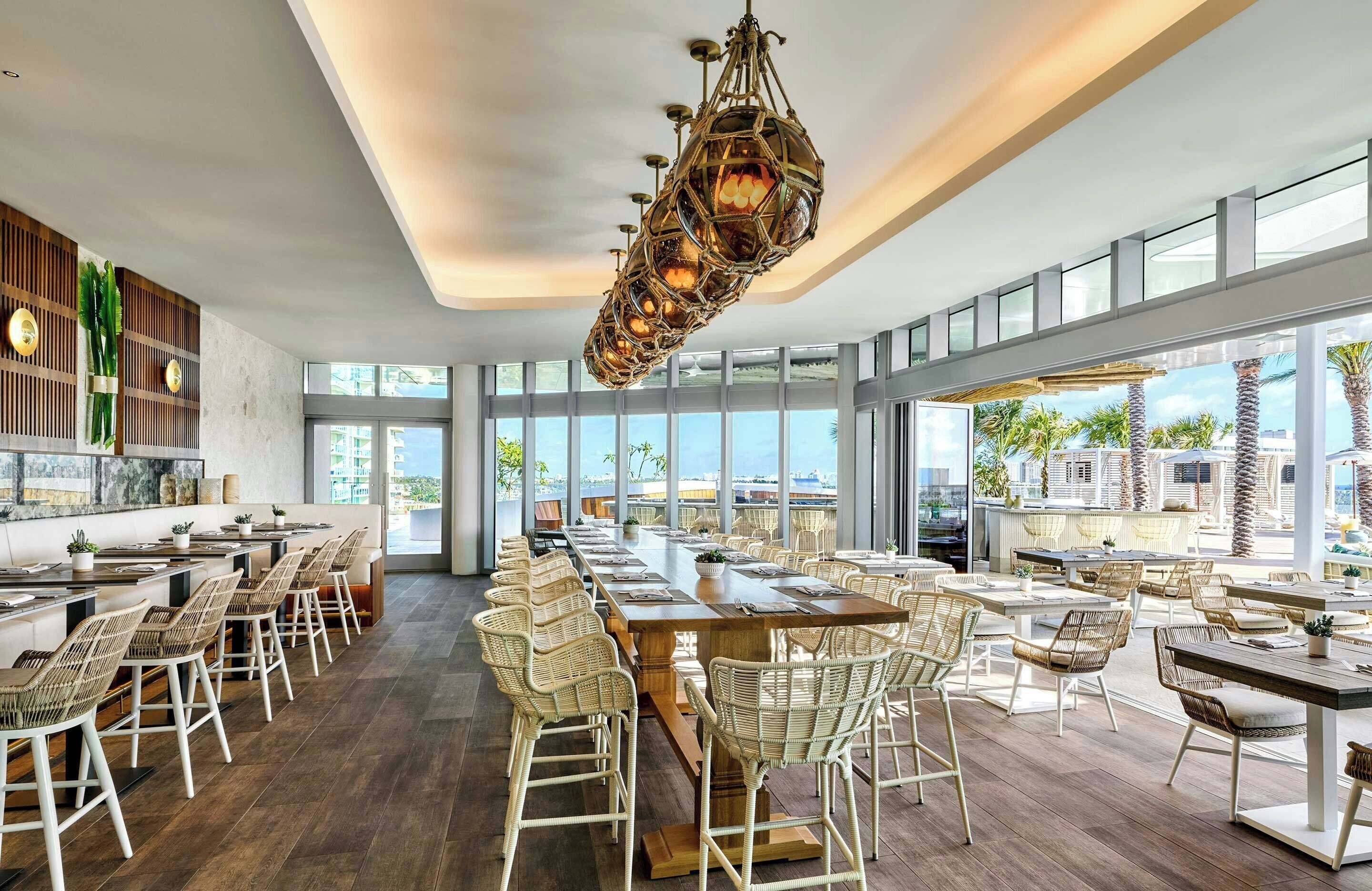 5 restaurants; breakfast, lunch, and dinner served