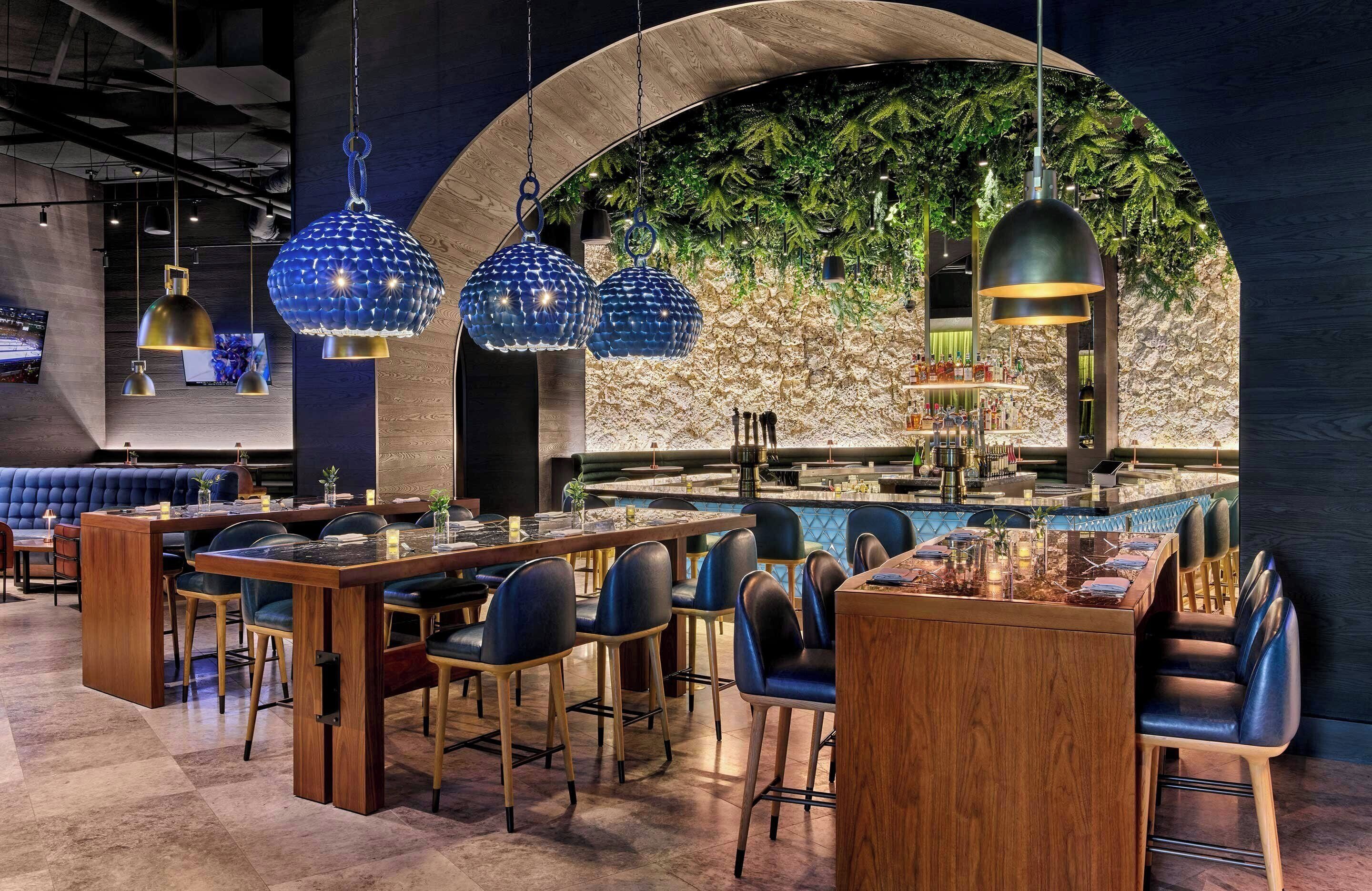 3 bares o lounges, lounge en el lobby, bar deportivo, bar en la azotea 