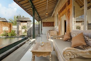 Terrace/patio - Kumala Ubud Villa (Ubud)