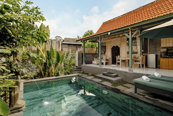 Kolam renang terbuka