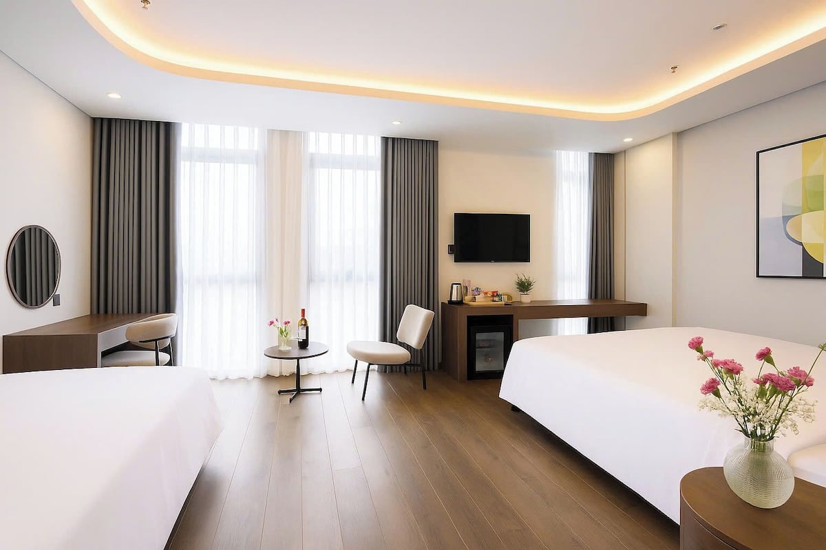 Phòng 3 dành cho gia đình | Bộ đồ giường cao cấp, minibar, két bảo mật tại phòng, bàn