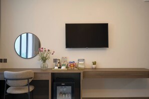 Executive Room, City View | Room amenity