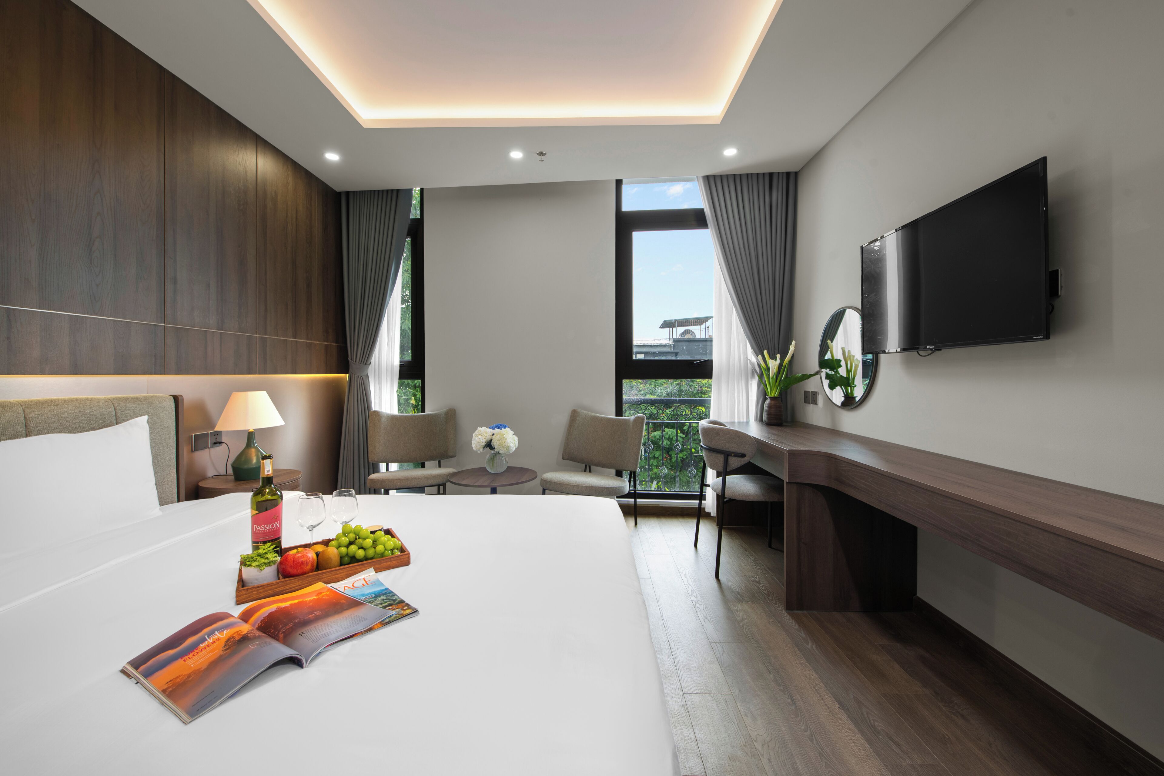 Executive Room, City View | Premium bedding, minibar, in-room safe, laptop workspace