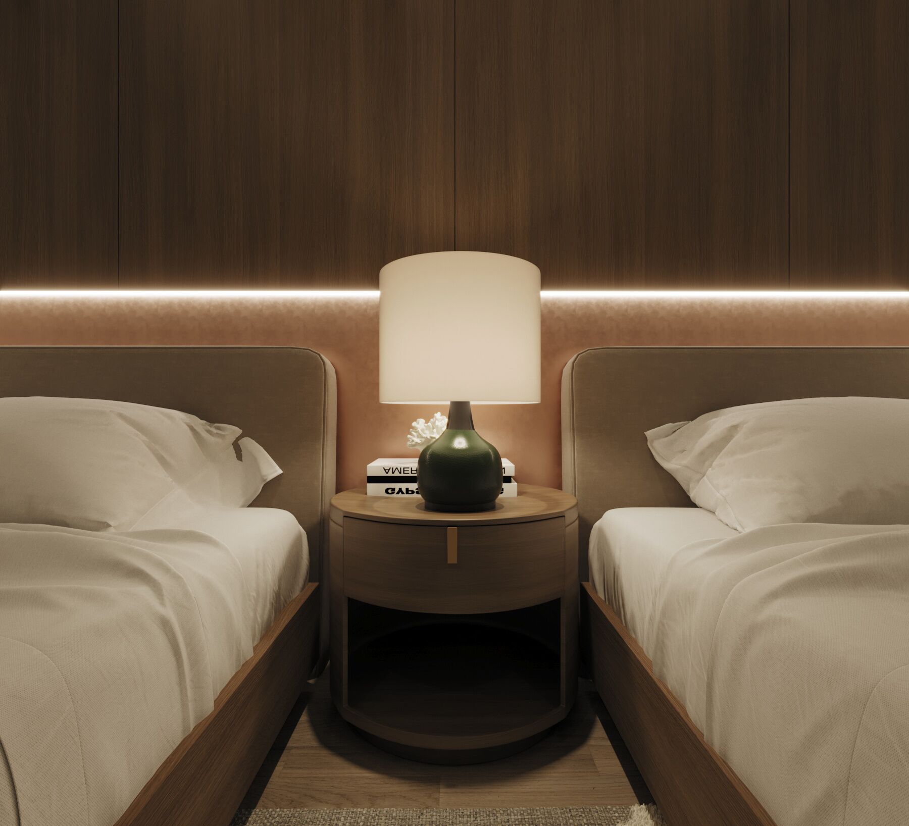 Une chambre d’hôtel avec deux lits, une table de chevet avec une lampe et un bandeau lumineux fixé au mur.