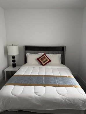 1 bedroom, desk, iron/ironing board, free WiFi - Charming brand-new 1-bedroom, 1-bath private suite with private entrance (Antelope)