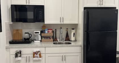 Charming brand-new 1-bedroom, 1-bath private suite with private entrance