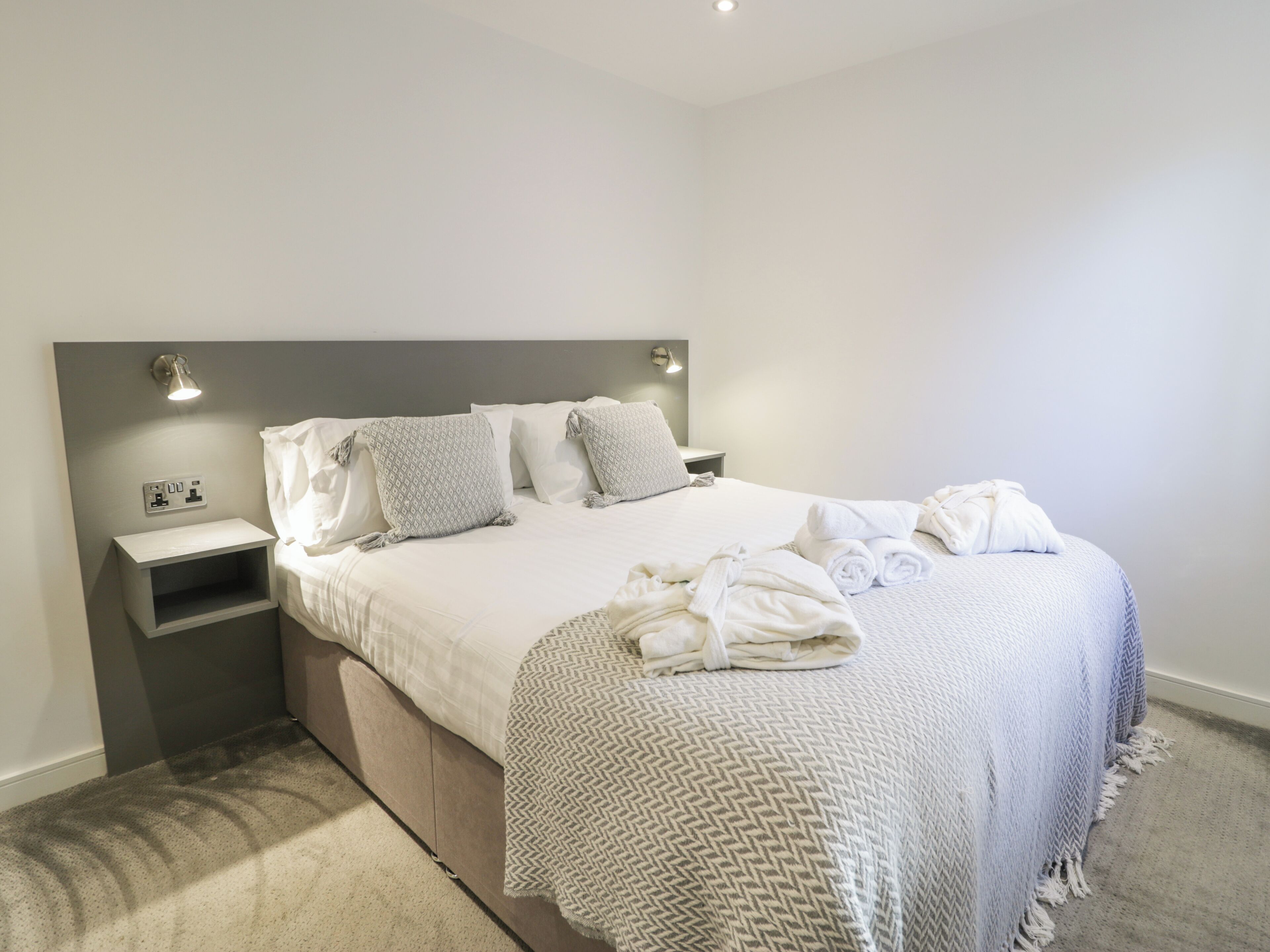 3 bedrooms, individually decorated, individually furnished, free WiFi